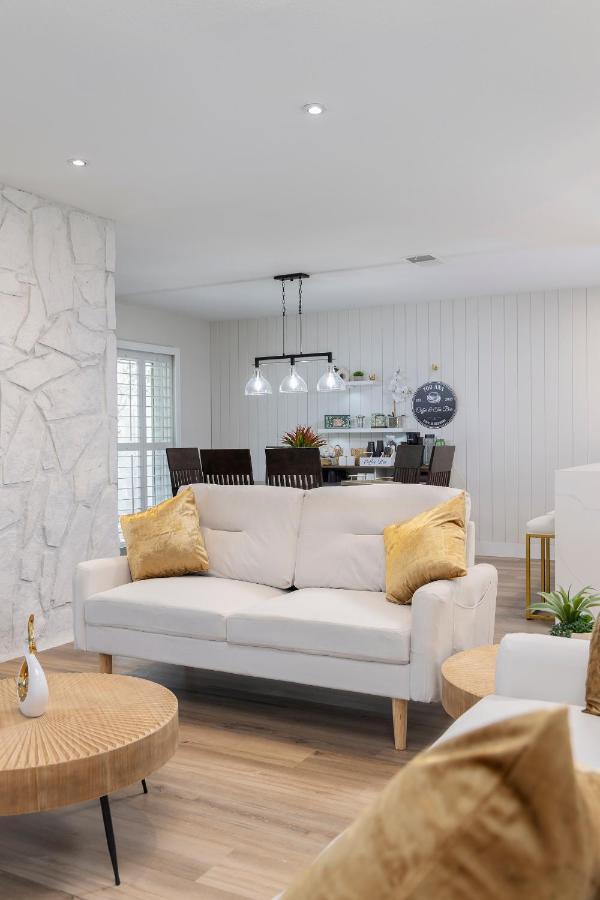 Single Story Minutes From Summerlin With Rv Parking & Dog Friendly 라스베이거스 외부 사진