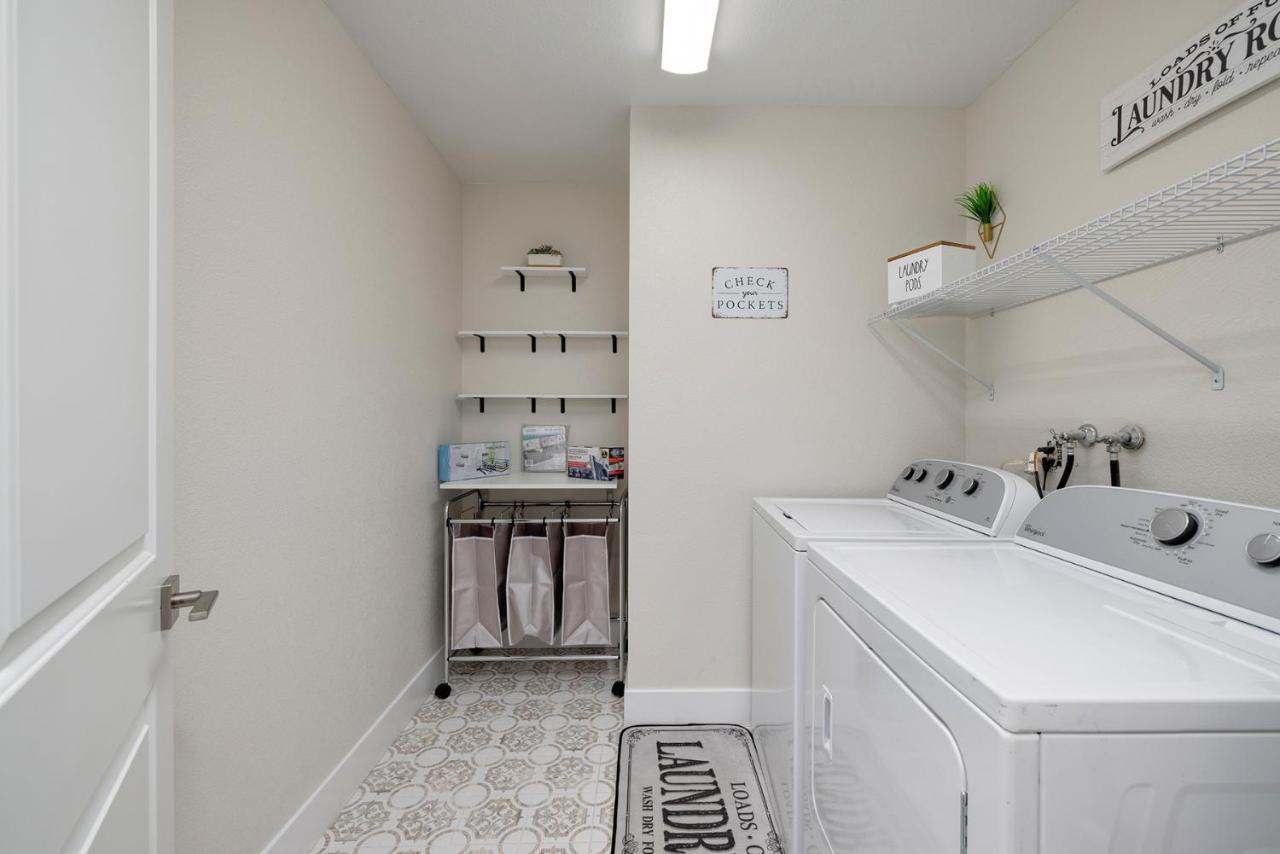 Single Story Minutes From Summerlin With Rv Parking & Dog Friendly 라스베이거스 외부 사진