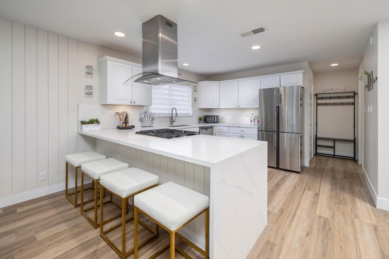 Single Story Minutes From Summerlin With Rv Parking & Dog Friendly 라스베이거스 외부 사진